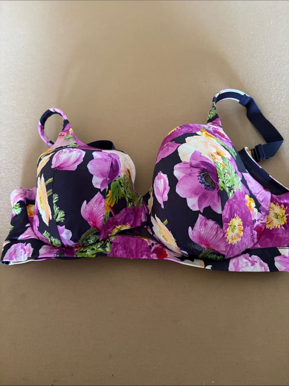 Cacique 44D Lightly lined full coverage bra